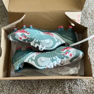 Boys/Mens Cleats - never been worn, limited edition puma cleats, size 7